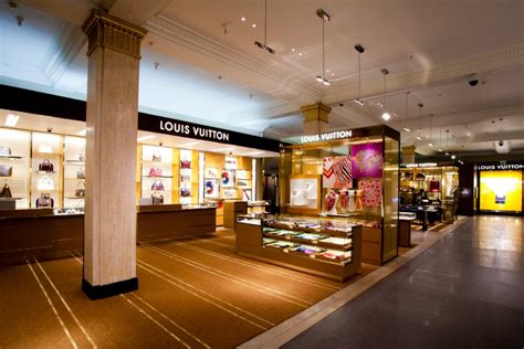 louis vuitton harrods opening times.